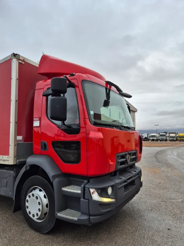 Camión Renault D18 2015 - Imagen 3